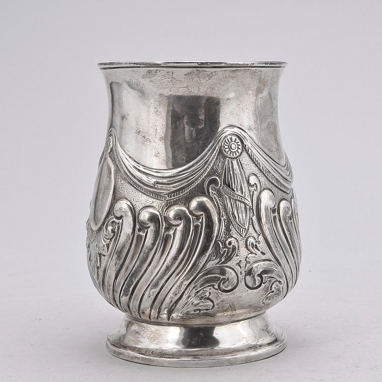 MUGG, silver, London 1783/84. Vikt ca 310 gram.