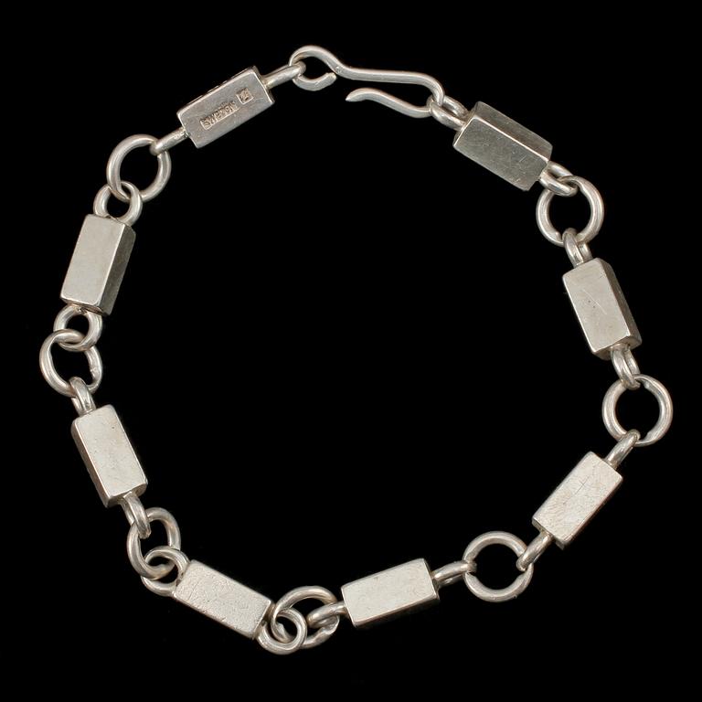 ARMLÄNK, sterlingsilver, Wiwen Nilsson, Lund, 1950. Vikt 25 g.