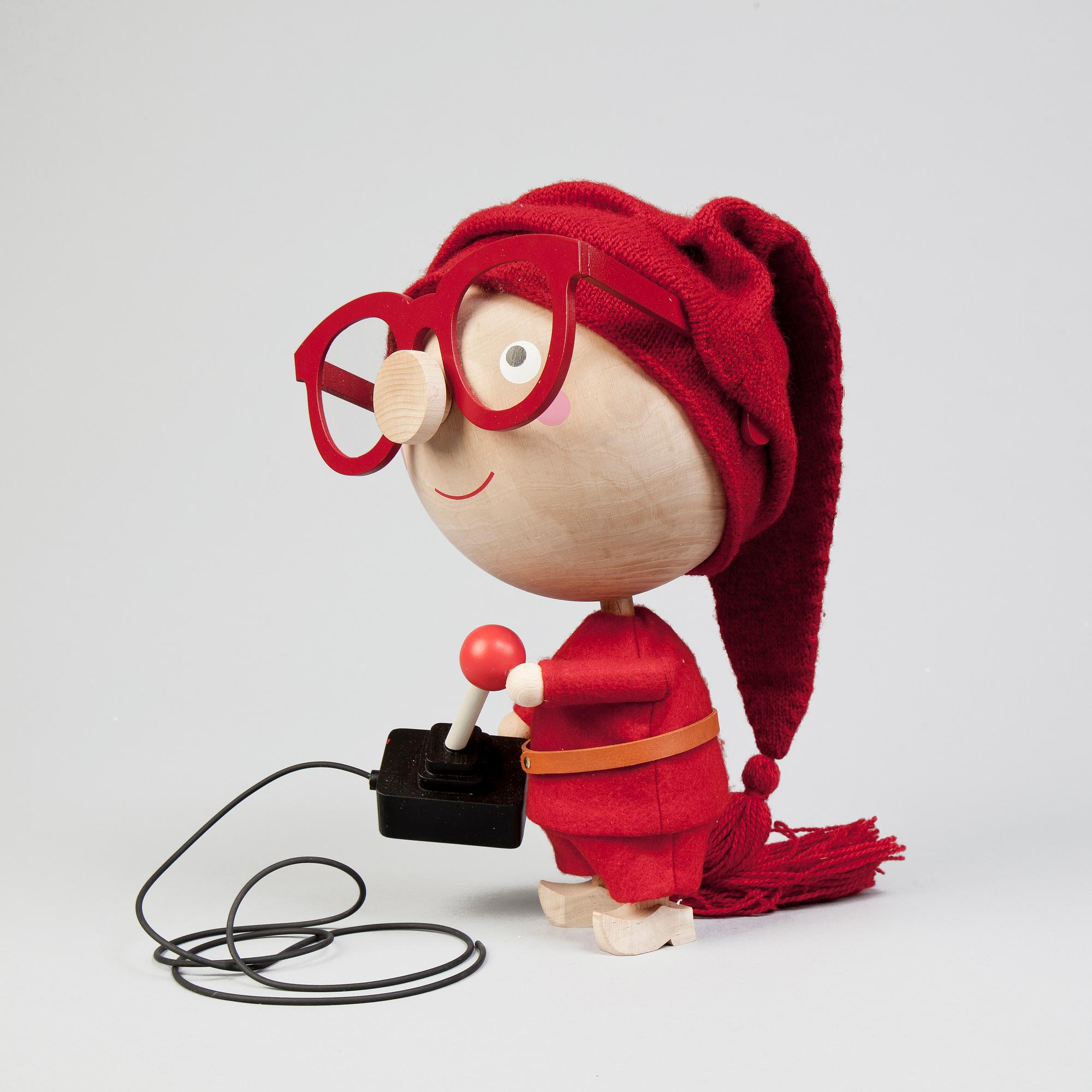 NISSE SKARP MED FJÄRRKONTROLL, NK 2014, JoAnn Tan Studio.