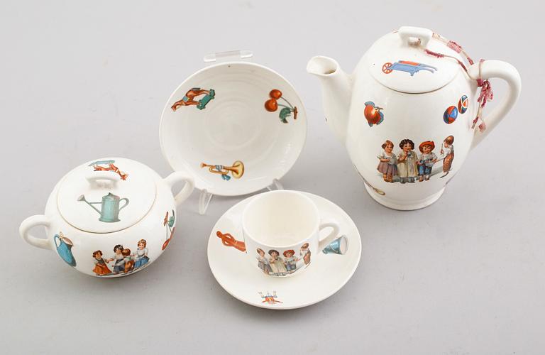 DOCKSERVIS, 8 delar, porslin, Tyskland, omkring år 1900.