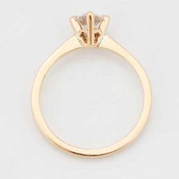 0,38 ct brilliant-cut diamond ring, with GIA-dossier.