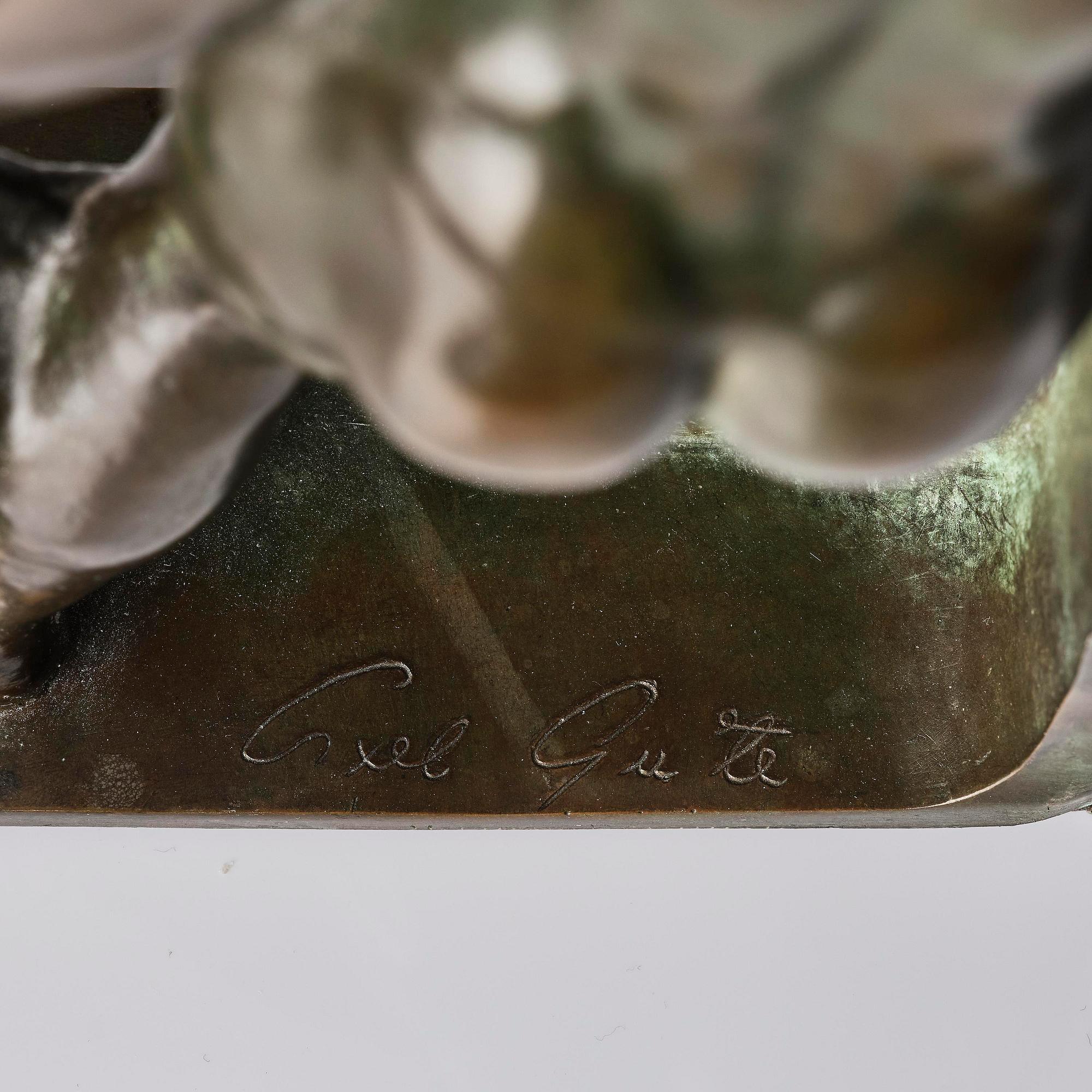 Axel Gute, a pair of Swedish Grace bronze bookends, Herman Bergman konstgjuteri, Stockholm 1920s.