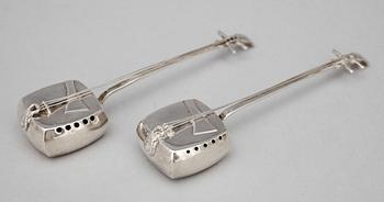 STRÖARE FÖR SALT OCH PEPPAR, sterlingsilver, Japan 1950-tal. Vikt 32 g.