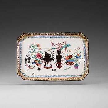 An enamel on copper tray, Qing dynasty, Qianlong (1736-95).