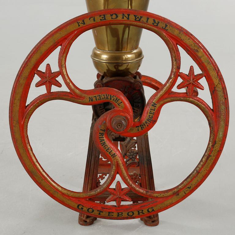 A coffee grinder from Kockums Jernverk, Gothenburg, from around year 1900.