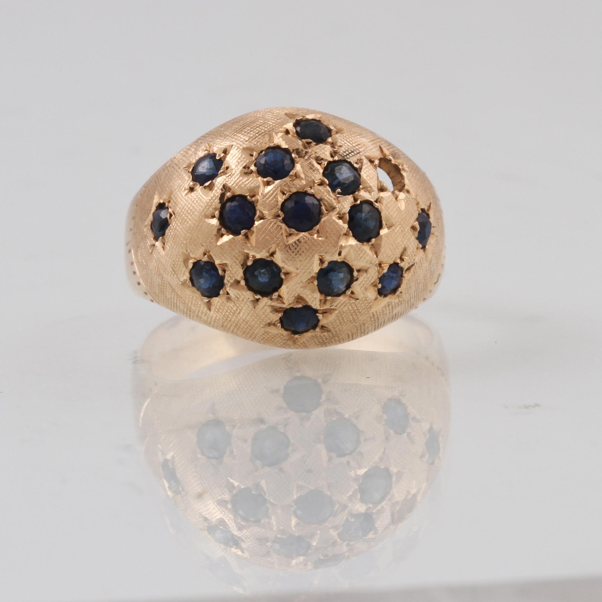 RING, 18K guld med fasettslipade blå safirer. Vikt 4,7 gram.