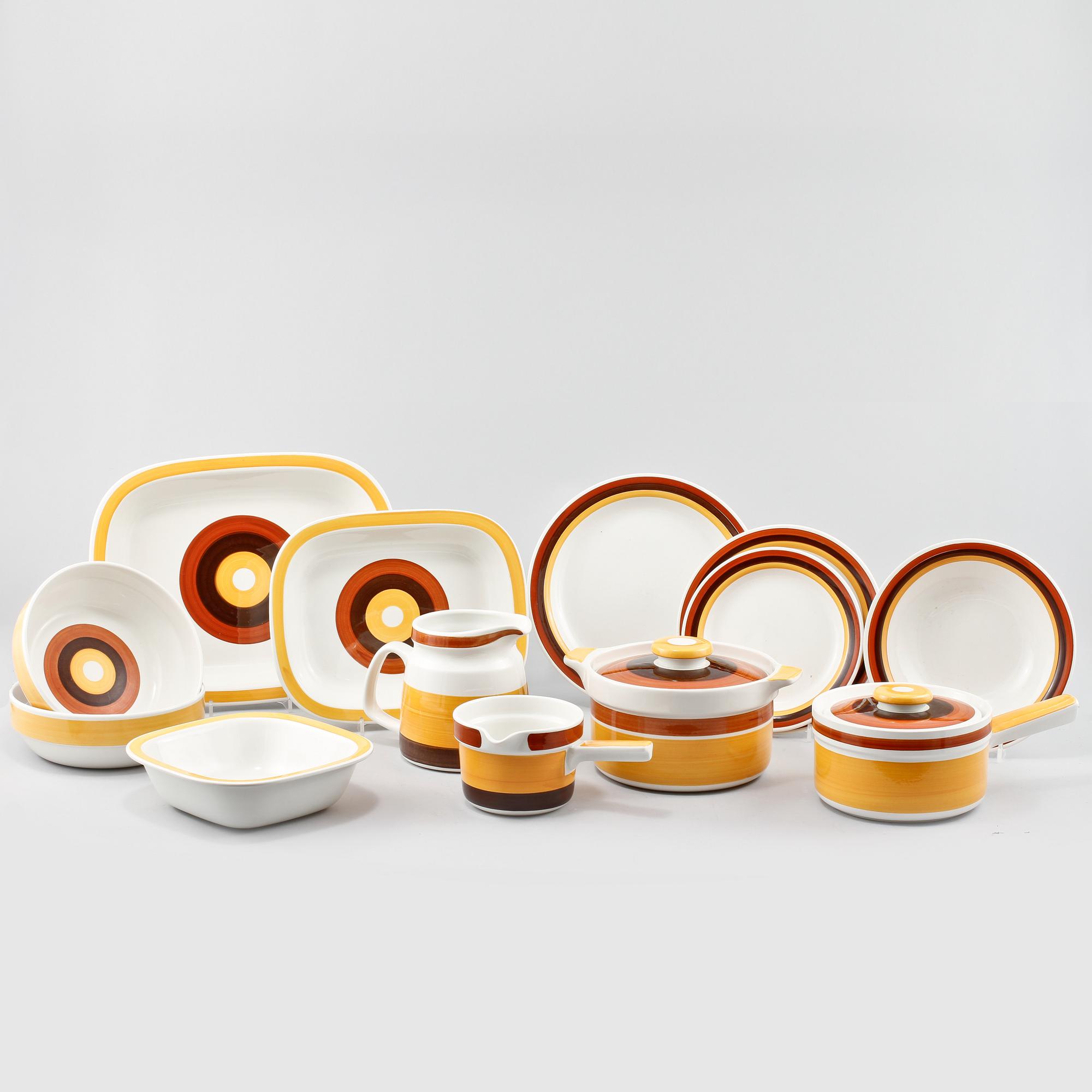 MATSERVIS, "Fokus", 63 delar, porslin, Carl-Harry Stålhane, Rörstrand, 1970-tal.