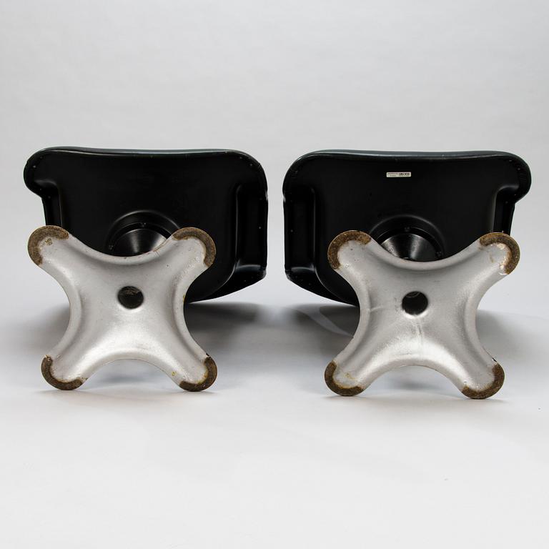 YRJÖ KUKKAPURO, a pair of late 1960's 'Junior' armchairs for Haimi.