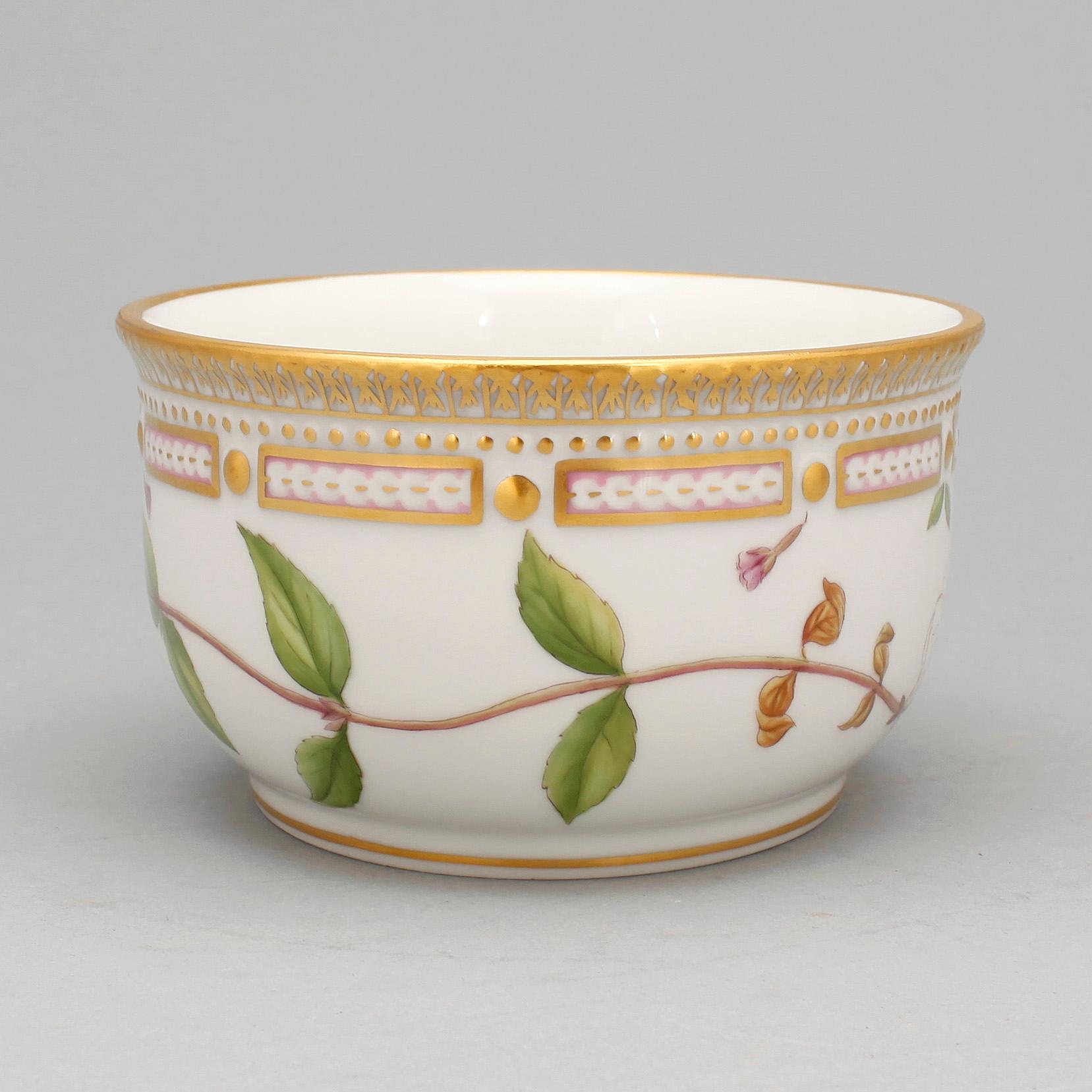 SKÅL, porslin "Flora Danica", Royal Copenhagen, Danmark 1900-tal.