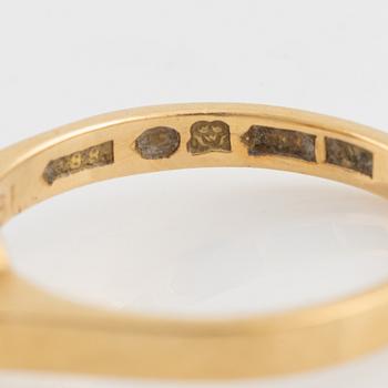 Ring, 18K guld med briljantslipade diamanter, totalt 0,36 ct.