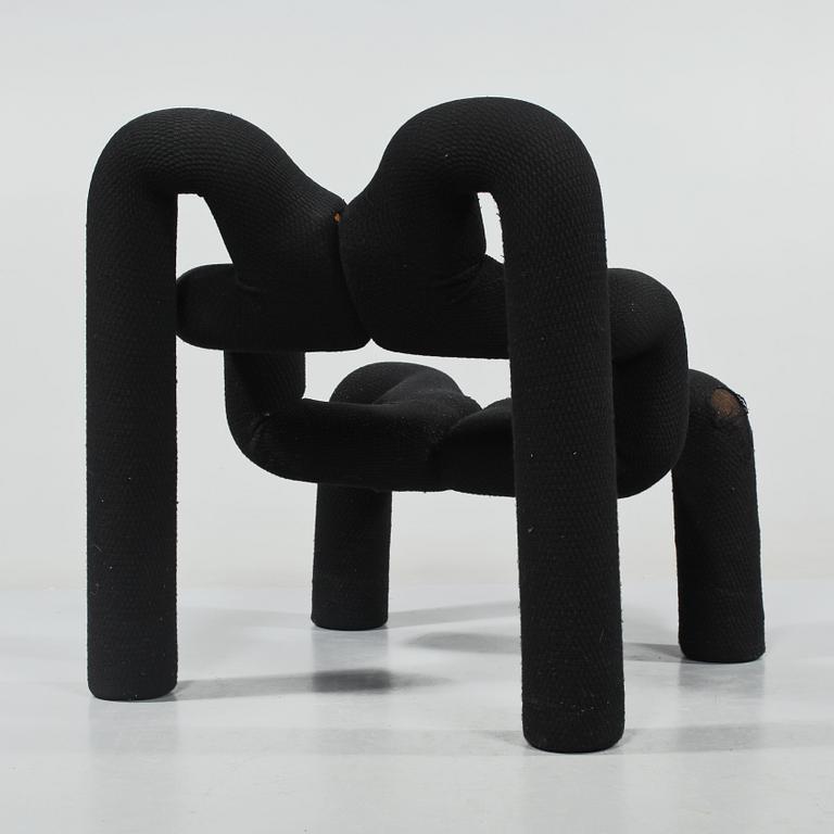 FÅTÖLJ, "Ekstrem", Terje Ekström, Stokke fabriker, Norge. Modellen formgiven 1984.