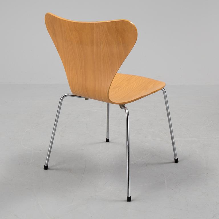 A set of 11 1980s  "Sjuan" chairs by Fritz Hansen.