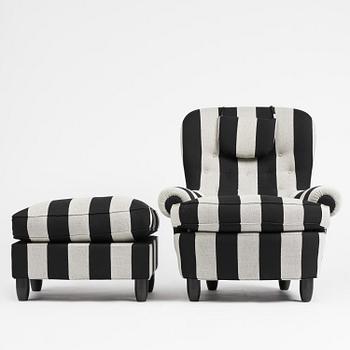 Carl Malmsten, fåtölj med fotpall, "Jättepaddan", O.H. Sjögren, Tranås, 2025.