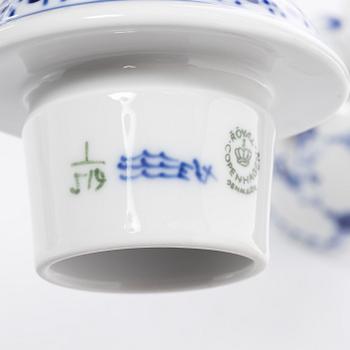 Kaffeservis, 8 delar, "Musselmalet helblonde", Royal Copenhagen, Danmark.