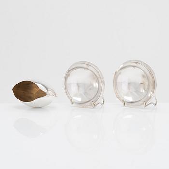 Pekka Piekäinen, a sterling silver cream jug and sugar bowl, J.A. Tarkiainen, Helsinki 1989.
