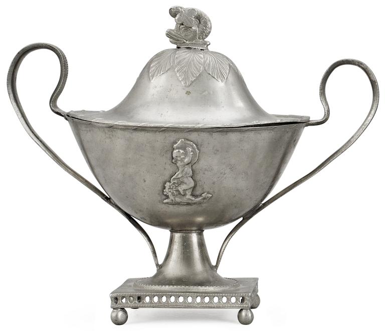A late Gustavian pewter sugar bowl by N. and N.E. Justelius, Eksjö 1819.
