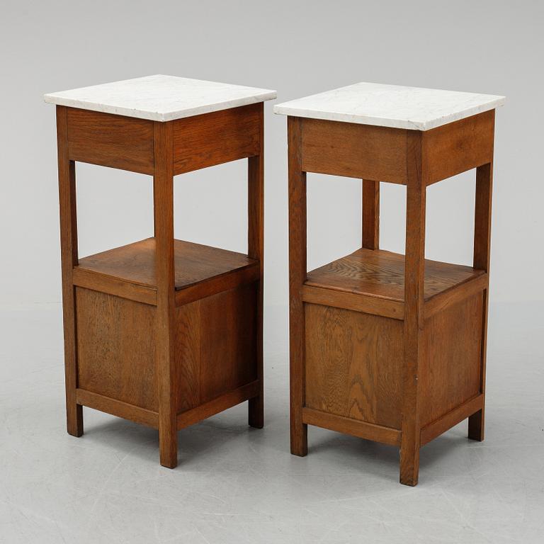 A pair od early 20th Century bedside tables.
