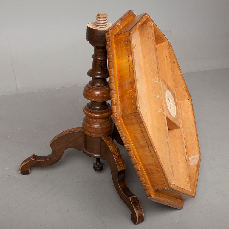 BORD, Italien 1800-talets mitt.