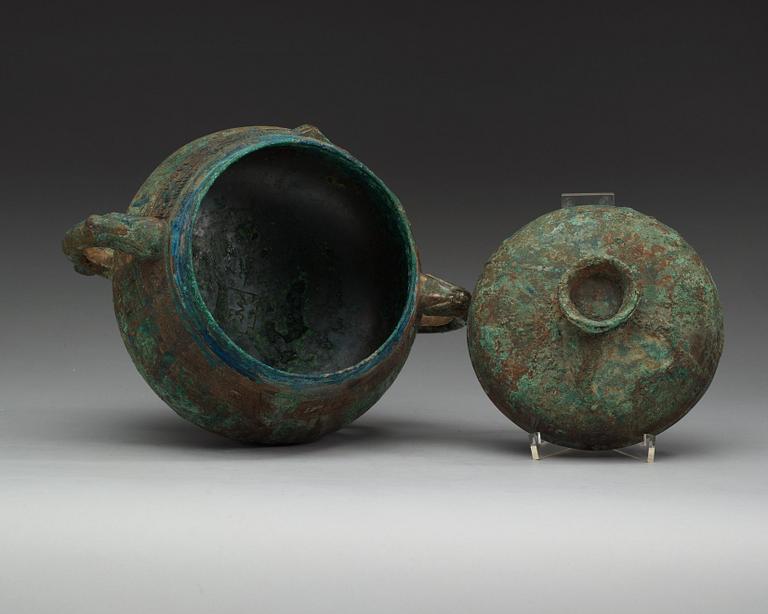 An archaic bronze food vessel, gui, presumably Shang Dynasty (c. 1600-1040 BC)/early Zhou Dynasty (1040-256 BC).