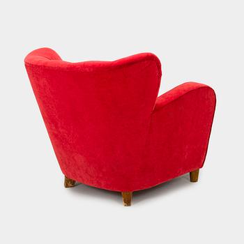 A mid-20th century armchair.