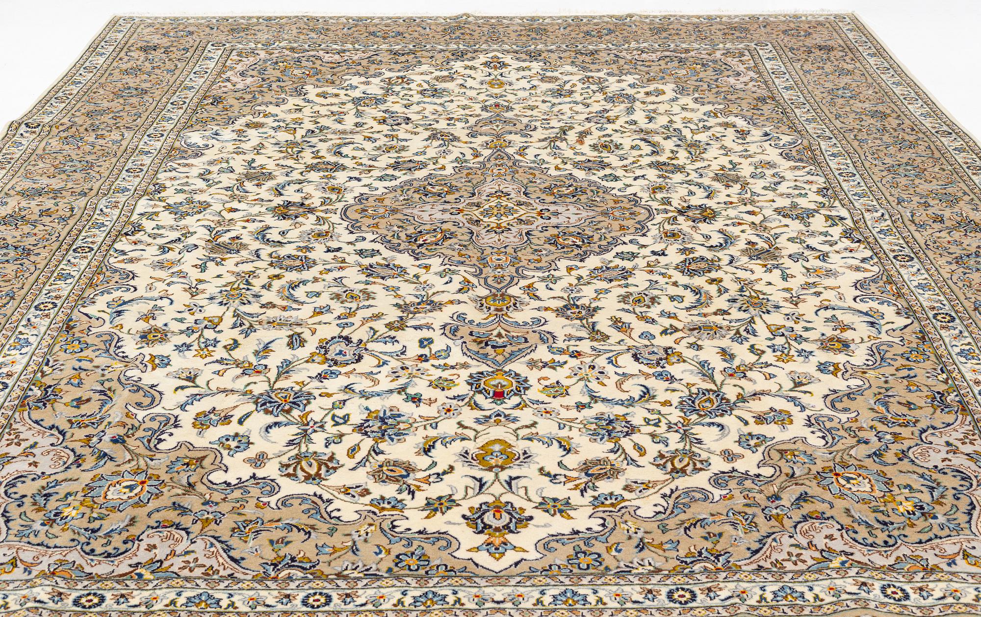 Carpet, so called Royal Keshan, circa 420 x 290 cm.