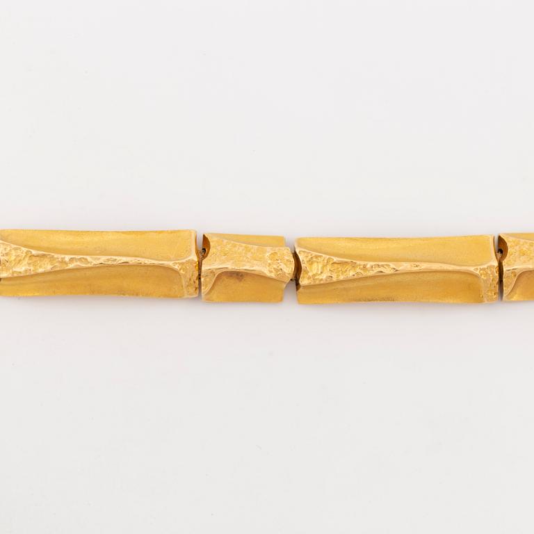 An 18K gold Lapponia bracelet.