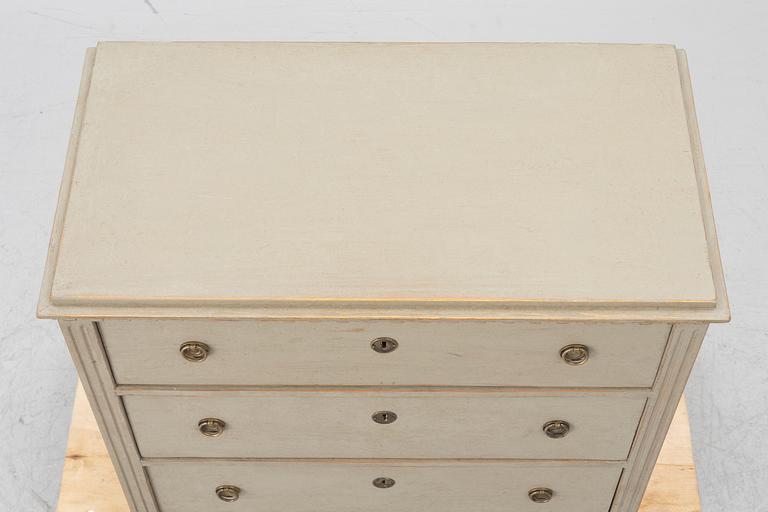 Chest of drawers, Gustavian style, 19th century.