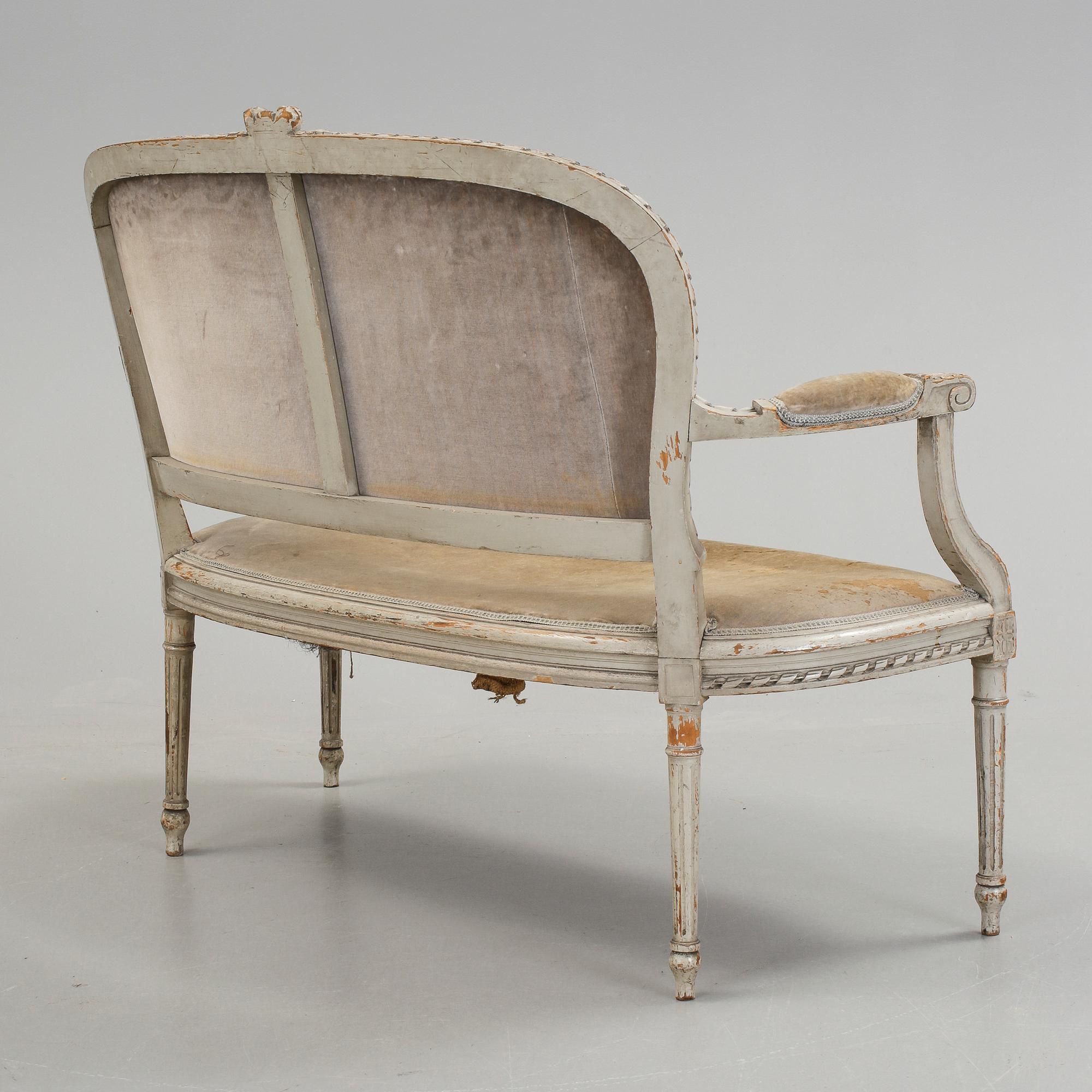 SOFFGRUPP, 3 delar, Louis XVI-stil, omkring 1900.