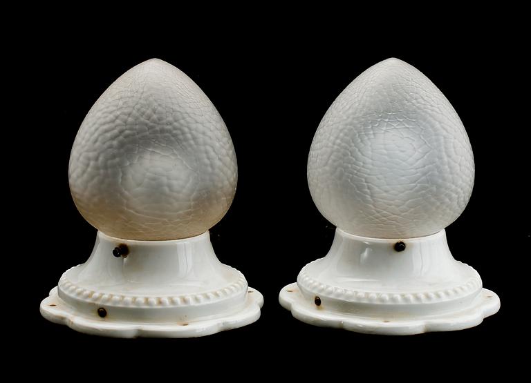 TAKLAMPOR, 2 st, 1900-talets första hälft.