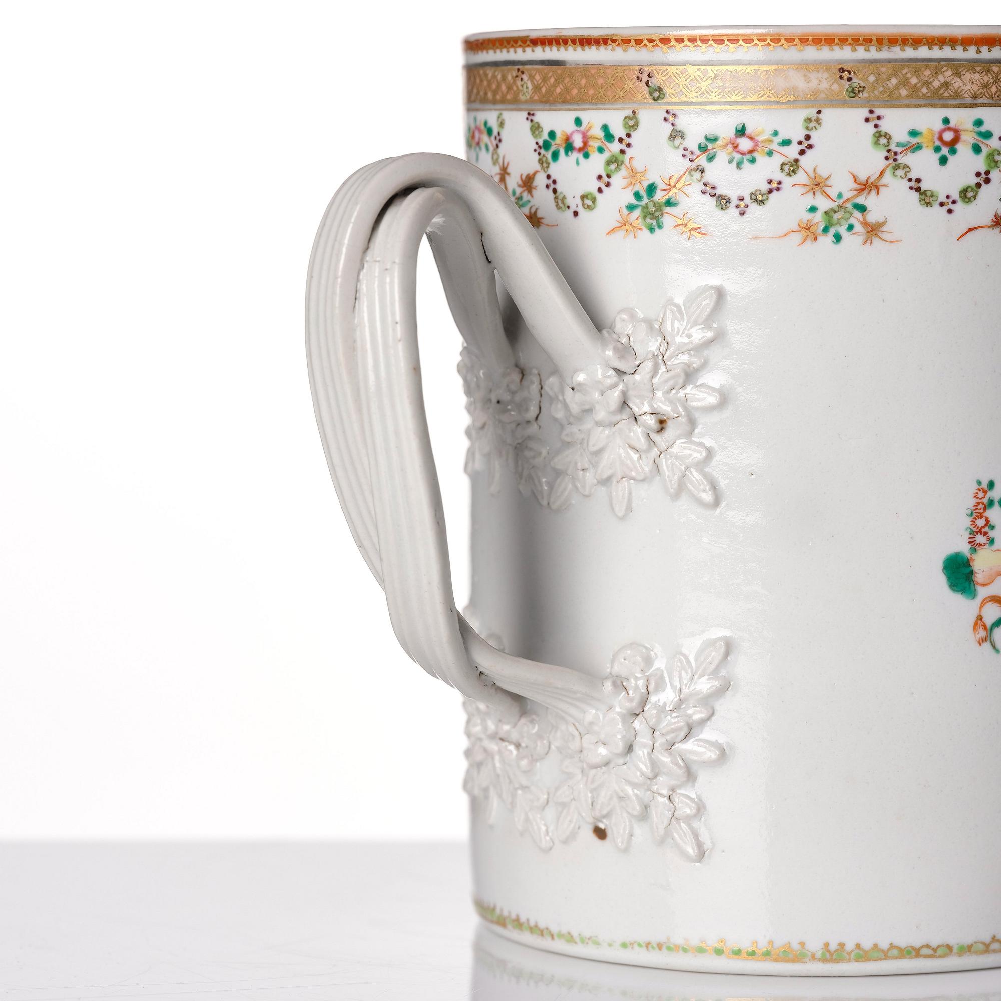 Mugg, kompaniporslin. Kina, Qingdynastin, Qianlong (1736-95).