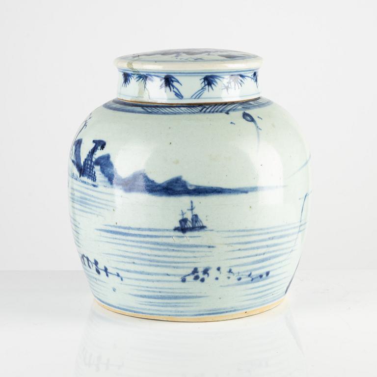 A blue and white porcelain ginger jar, China, 19th century.