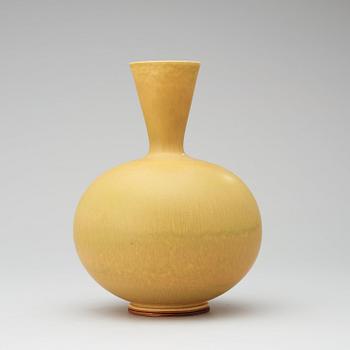 A Berndt Friberg stoneware vase, Gustavsberg Studio 1970.