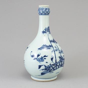 A blue and white vase, Qing dynasty, Qianlong (1736-95).