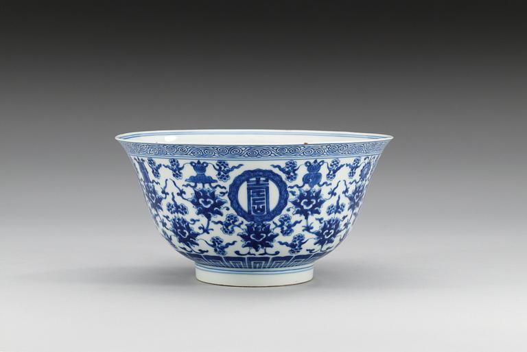 A blue and white 'Shou' bowl, Qing dynasty, mark and period of Qianlong (1736-95).