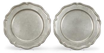 Two Swedish 18th century pewter plates by Weigang resp. Kreitz.