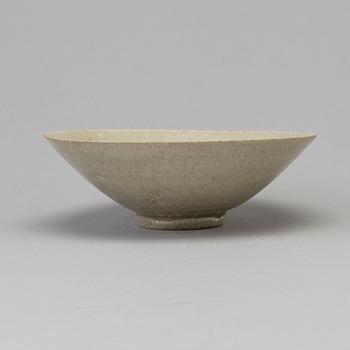 A Chinese earthenware bowl, Song/Ming dynasty.