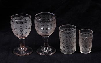 GLAS, 4 st, empire, tidigt 1800-tal. Troligen Casimirsborgs glasbruk.