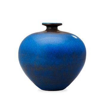 284. A Berndt Friberg stoneware vase, Gustavsberg Studio 1976.