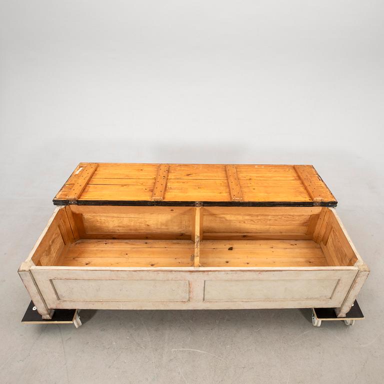 Bench/sideboard, first half of the 20th century.
