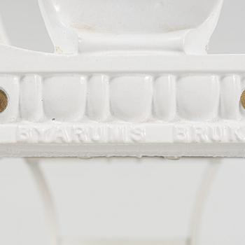 Folke Bensow, trädgårdsbänk, variant av "Sneckan", Byarums Bruk.