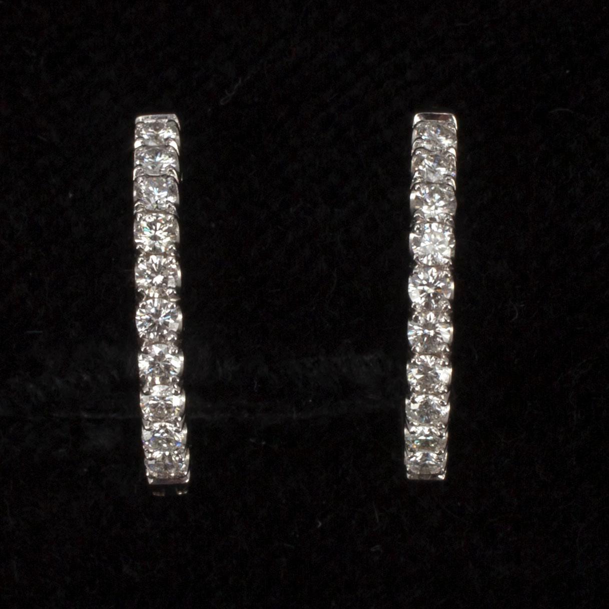 ÖRHÄNGEN, diamanter tot. 0.48ct, vitguld 18K. Vikt 3 g.