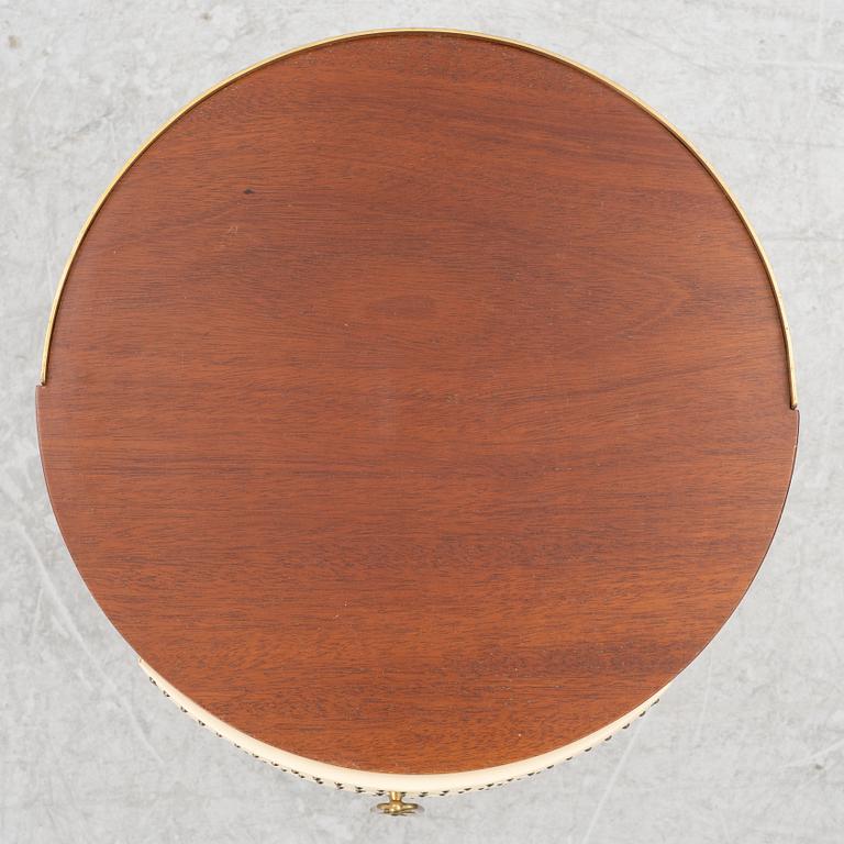 Sängbord, Halvdan Petterssons Möbelfabrik, Tibro, 1900-talets mitt.