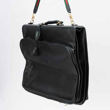 GUCCI, KLÄDÖVERDRAG SAMT VÄSKA, 1980-tal.