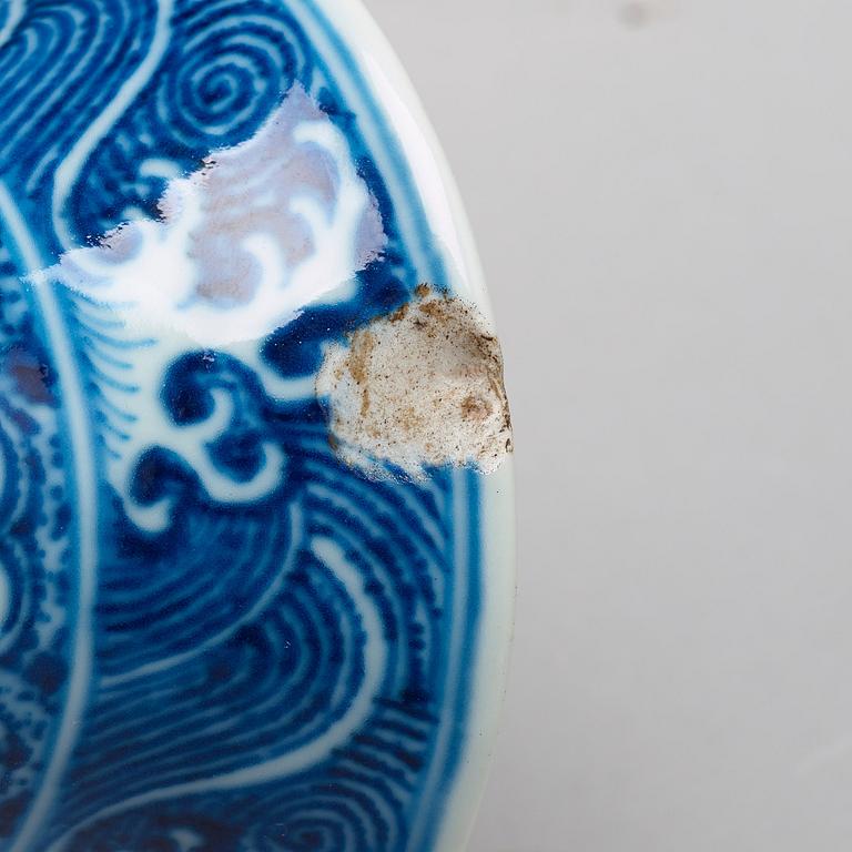 A blue and white vase, Qing dynasty, with Qianlong seal mark.