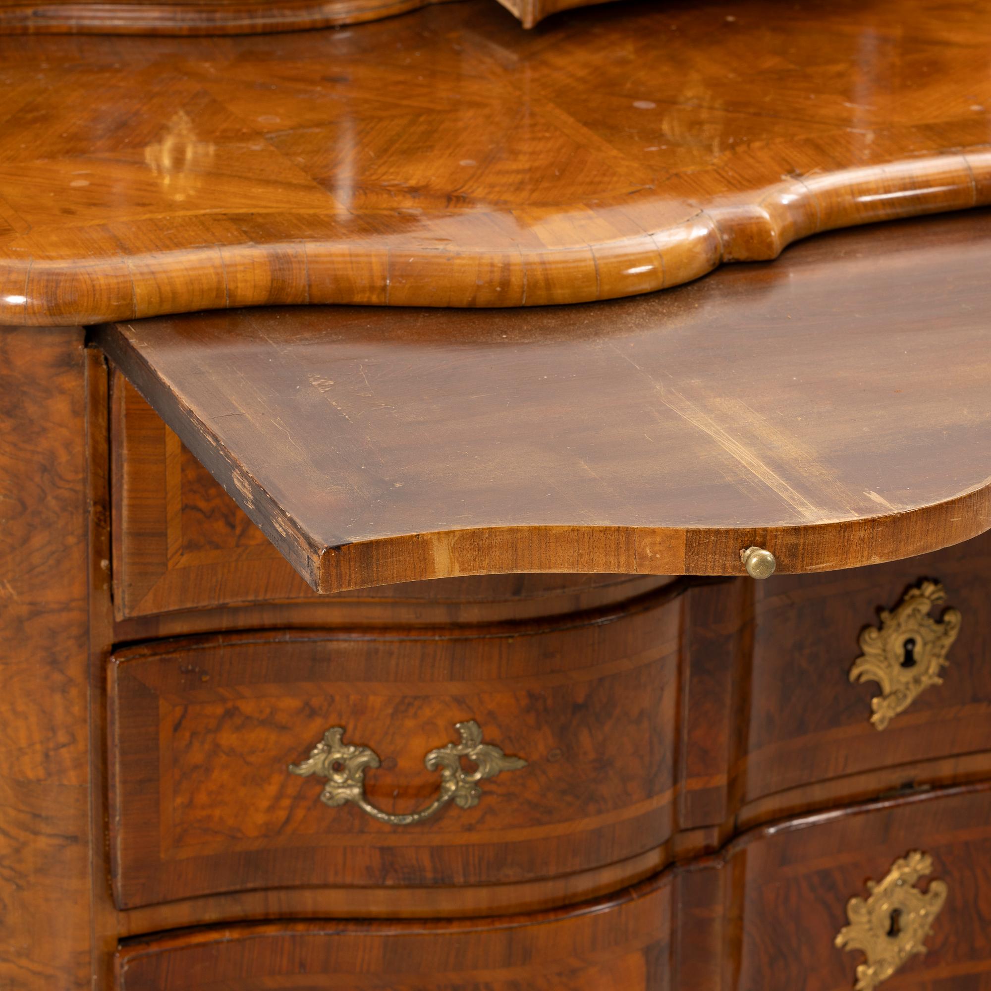 Bureau cabinet with superstructure, in the manner of Johan Hugo Fürloh, late Baroque, Stockholm work, first half of the 18th century.