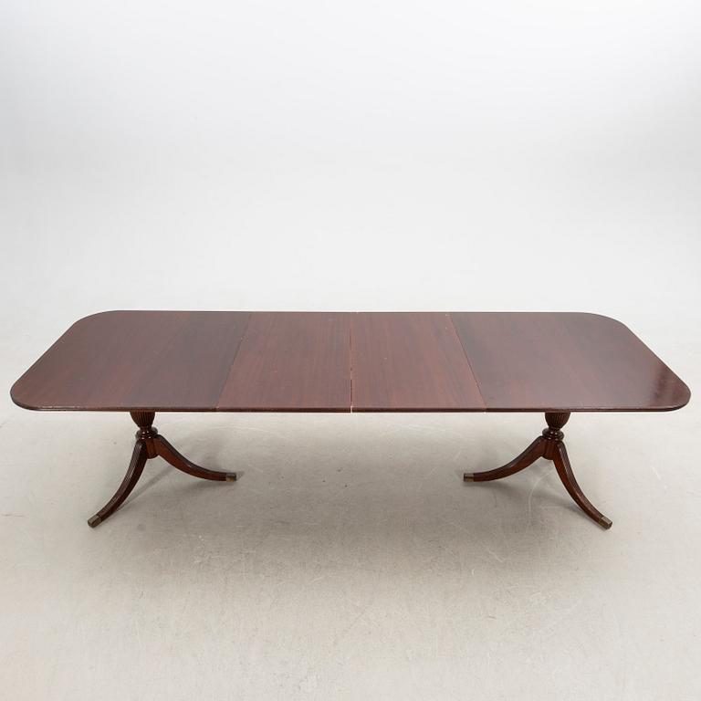 Dining table, English, Regency style, 20th century.