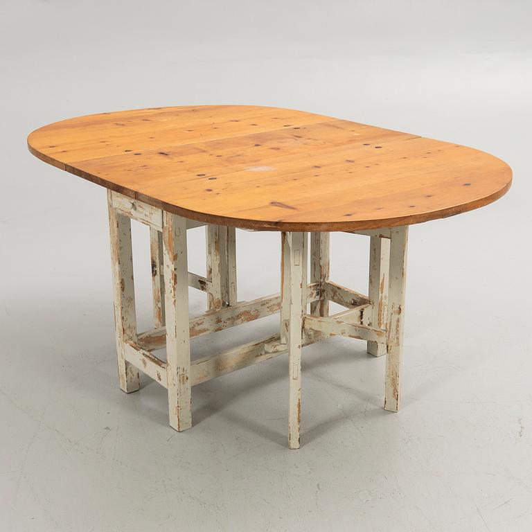 Drop-leaf table, 19th century.