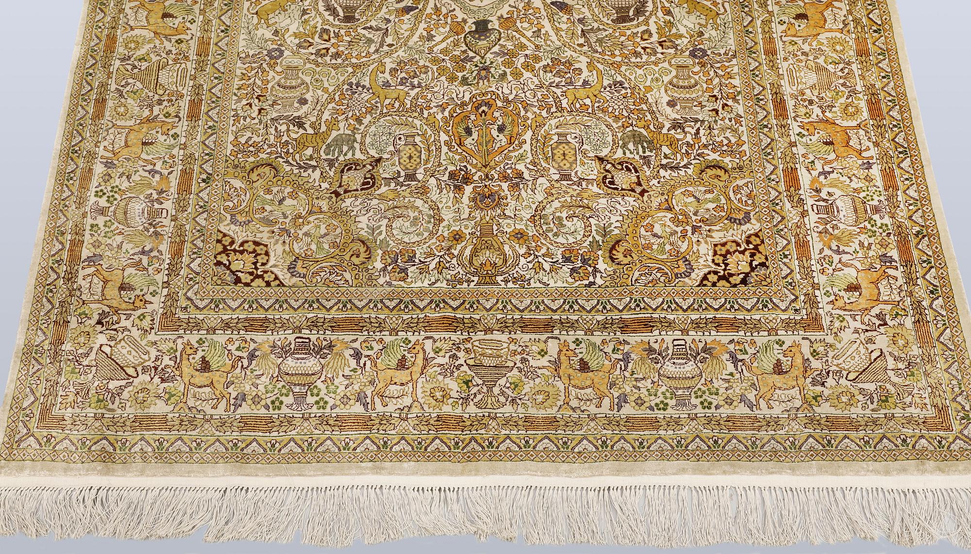 Matta, orientalisk old, silke, ca 202 x 123 cm.