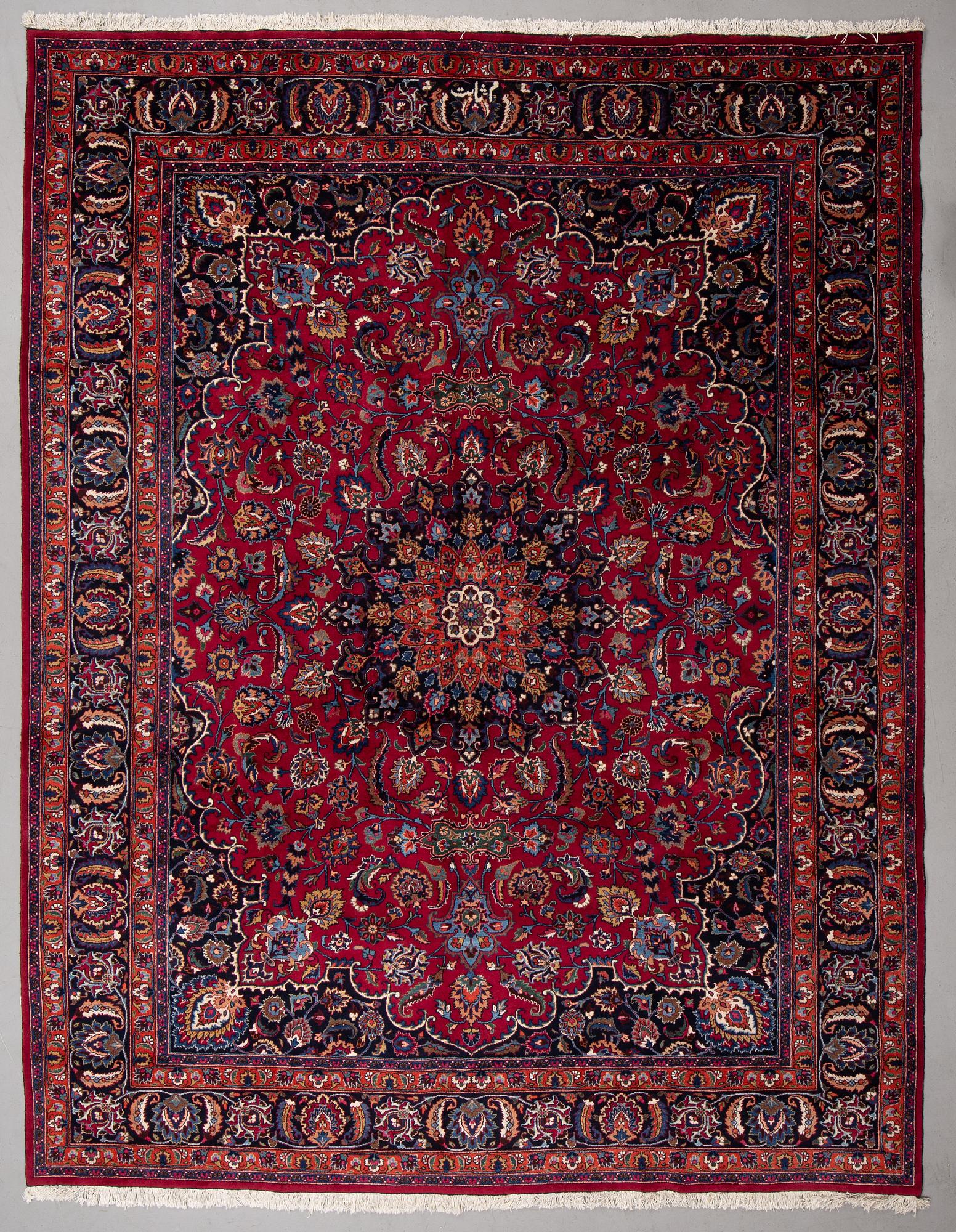 Matto, Old Mashad, ca 391 x 306 cm.