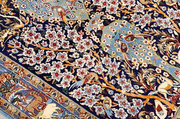 A part silk Esfahan rug, 170 x 108 cm.